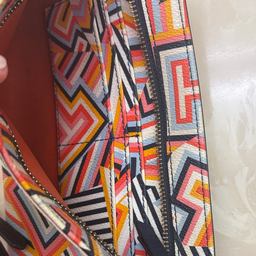 Tory Burch Multicolor Geometric Zip Wristlet Clutch - Picture 3 of 5